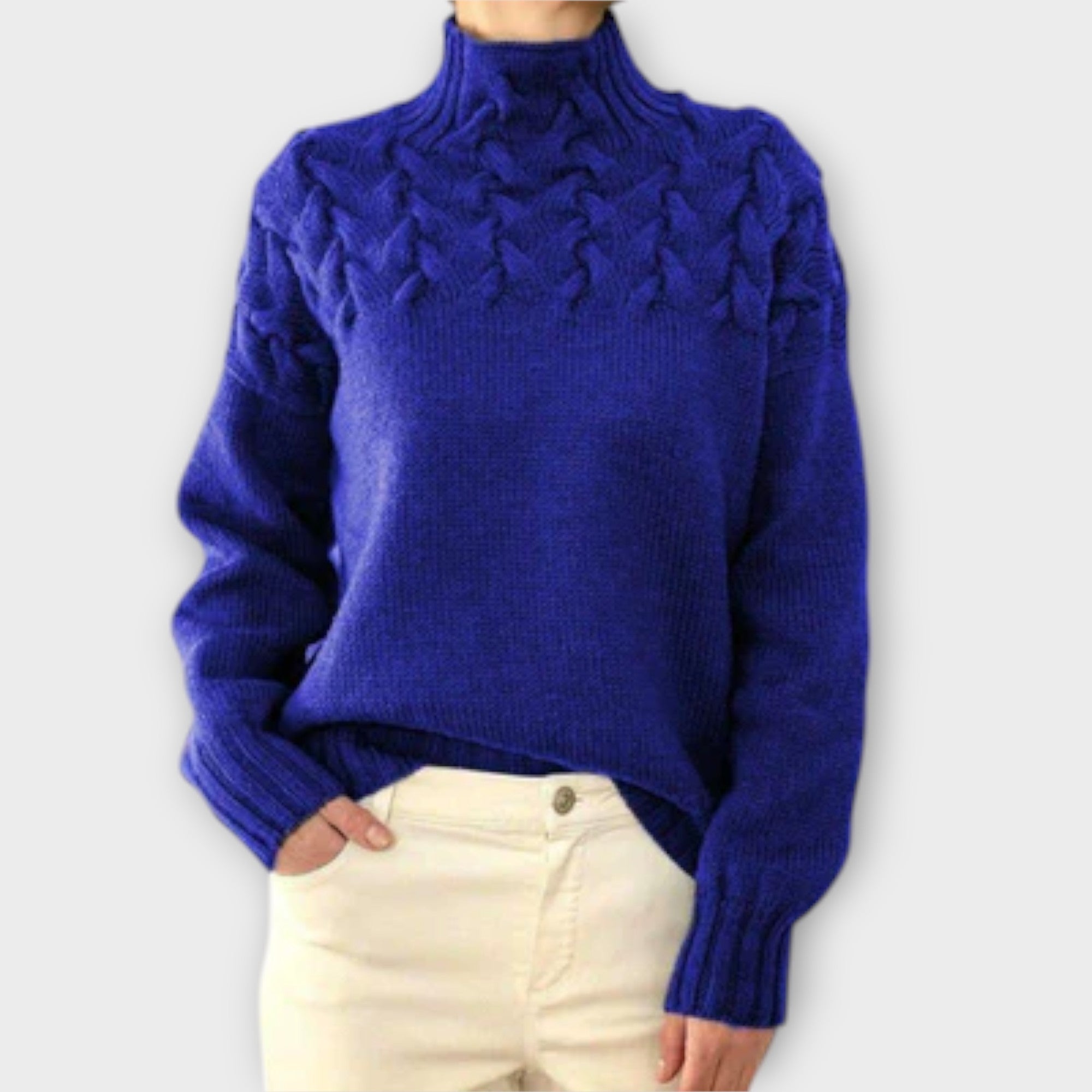 Eva - Insulating Jumper with Cable Knit Detail