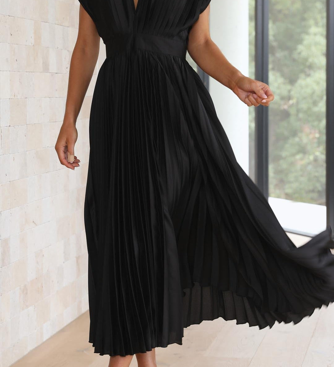 Maria™ | Elegant Pleated Maxi Dress