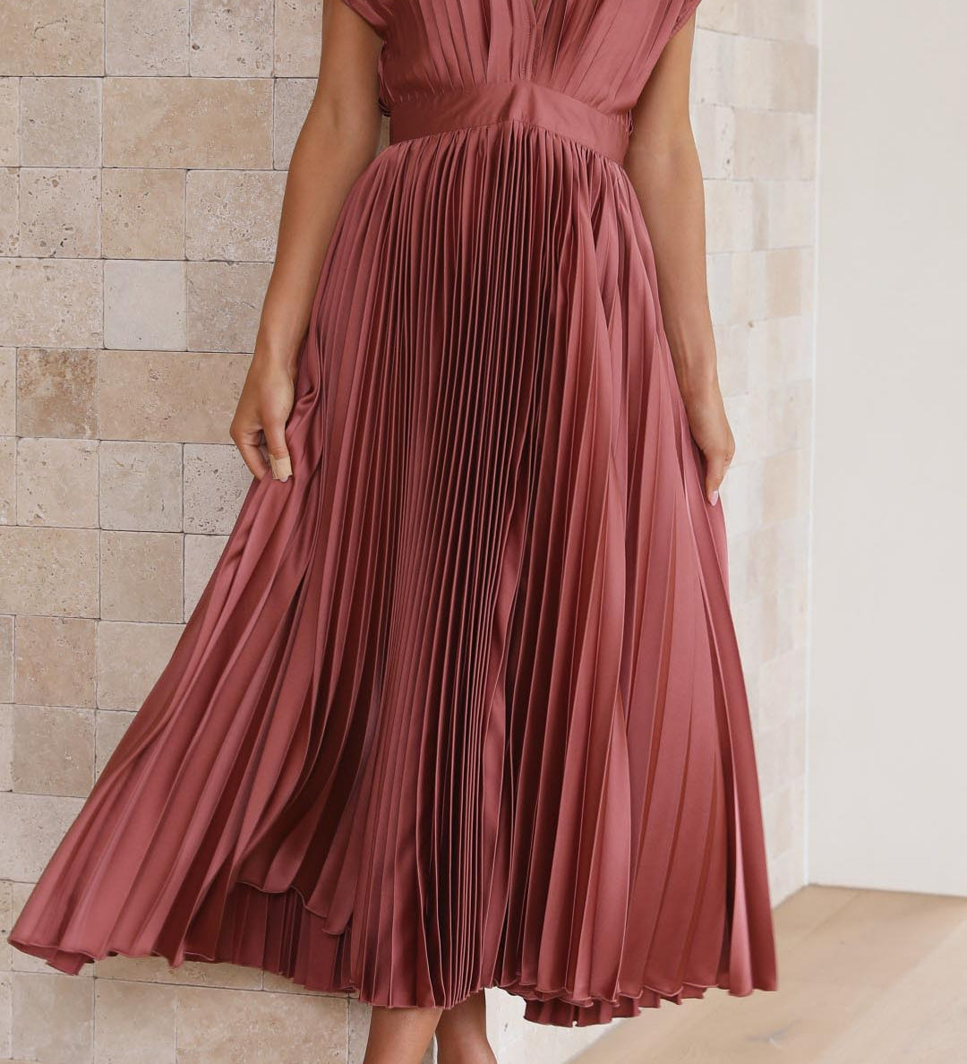 Maria™ | Elegant Pleated Maxi Dress